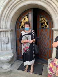 Kulturamtsleiterin Petra Vorsatz vor dem Prunktür des Alten Rathauses. (Bild: S. Zeidler)