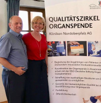 Franz Nowy (hier mit Sabine Zeidler) steuerte als Transplantierter seine Erfahrungen bei.